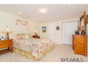 300 KIMBERLY AVE - Photo 19