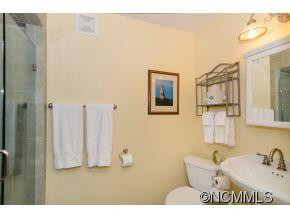 300 KIMBERLY AVE - Photo 20