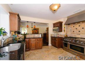 300 KIMBERLY AVE - Photo 7
