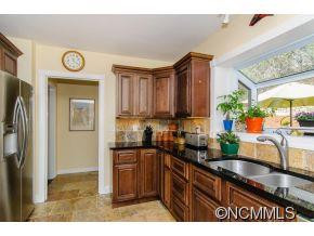 300 KIMBERLY AVE - Photo 9