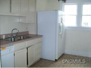 360 DEAVERVIEW ROAD - Photo 3