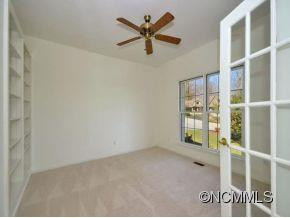 136 BERRY CREEK DRIVE - Photo 9