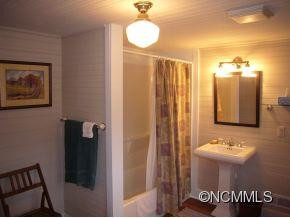 3910 BEECH GLEN ROAD - Photo 15