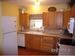 3910 BEECH GLEN ROAD - Photo 5