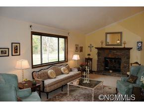 138 Wendy Lane - Photo 2