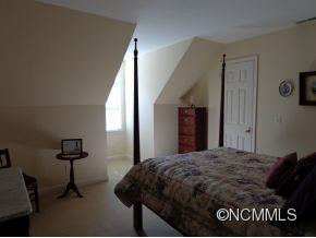 331 Raccoon Point - Photo 13