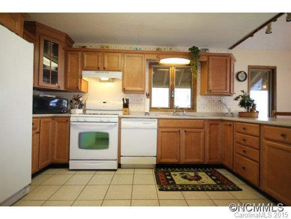 1010 Seven Springs Road - Photo 15