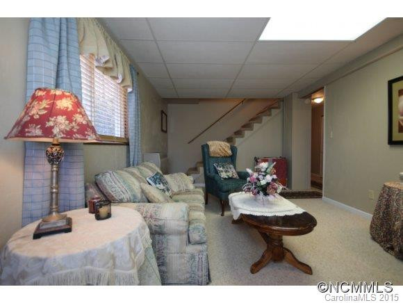 1010 Seven Springs Road - Photo 10