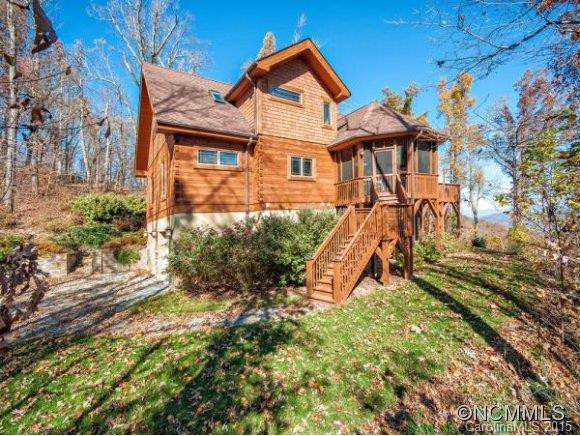 828 FAIRCREST LANE