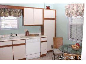 805 Abbey Circle - Photo 4