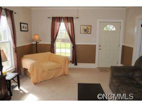 411 GLOVER ST - Photo 12