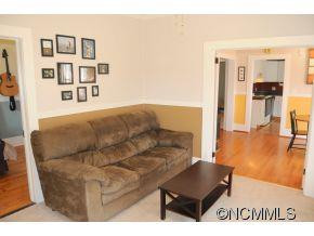 411 GLOVER ST - Photo 14
