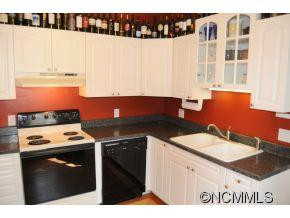411 GLOVER ST - Photo 4