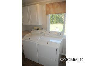 411 GLOVER ST - Photo 6