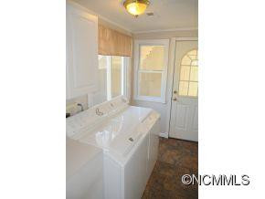 411 GLOVER ST - Photo 7