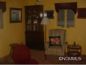 544 Chestnut Walk - Photo 9