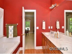 209 TALLYHO LANE - Photo 11