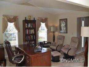 44 ST. ANDREWS DRIVE - Photo 2