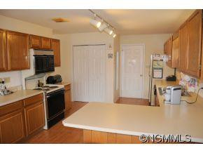 76 Hubbard Cir - Photo 5