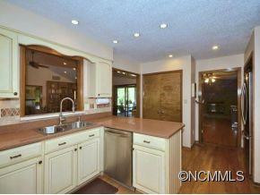 6 LAKESHORE LANE - Photo 11
