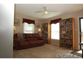 41 West Newberry - Photo 3