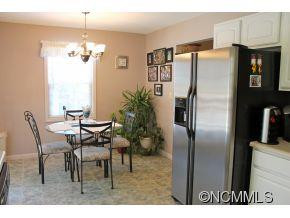 7 Timothy Ln - Photo 5