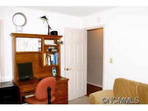 7 Timothy Ln - Photo 9