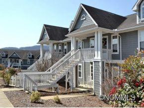 2504 Sagamore Lane - Photo 2