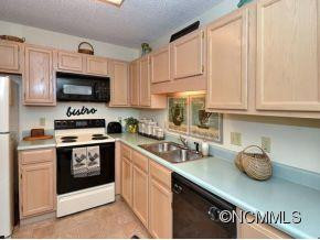 2504 Sagamore Lane - Photo 3