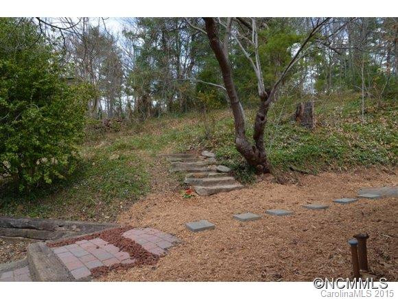66 Bassett Rd - Photo 3