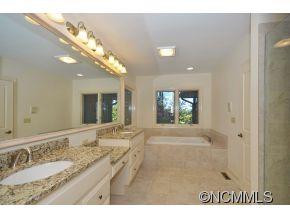 215 Pineholt Lane - Photo 11