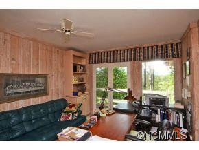 215 Pineholt Lane - Photo 13