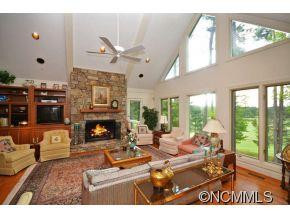 215 Pineholt Lane - Photo 3