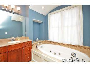 112 Perry Place - Photo 11