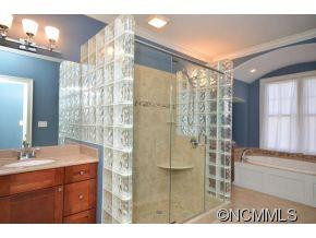 112 Perry Place - Photo 10