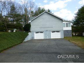 19 MEADOWS CIRCLE - Photo 3