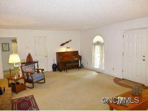 19 MEADOWS CIRCLE - Photo 5