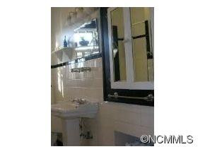175 Pennsylvania Avenue - Photo 8