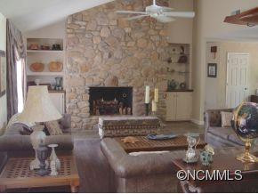 1015 Tanner's Grove Road - Photo 4