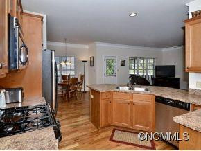 7 WHITLEIGH COURT - Photo 8