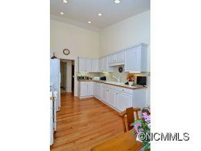 1825 Riverview Court - Photo 8