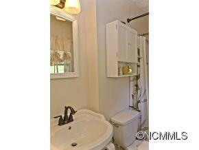  - Photo 12