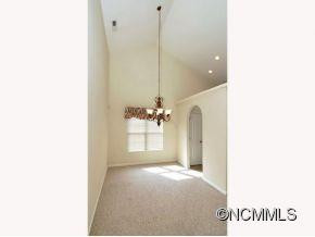 11 STONEBRIDGE DRIVE - Photo 3