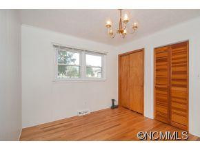 203 Oak Grove Road - Photo 13