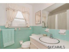 203 Oak Grove Road - Photo 17