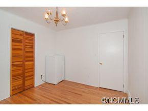203 Oak Grove Road - Photo 18