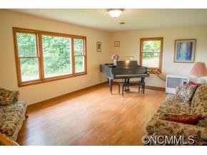 130 Elm Drive - Photo 5