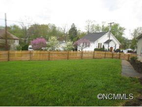 77 Allen St - Photo 3