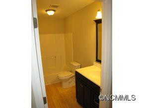 77 Allen St - Photo 10