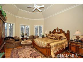 820 Blackthorne Lane - Photo 5